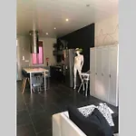 T4 Spacieux Dans Quartier Anime De Ideal Pour Visa Pour L'image