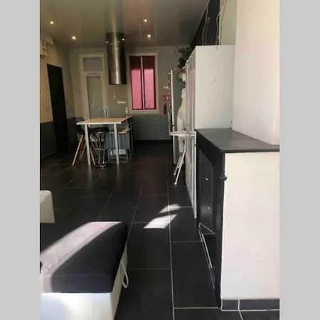 T4 Spacieux Dans Quartier Animé De Idéal Pour Visa Pour L’image Appartement Perpignan