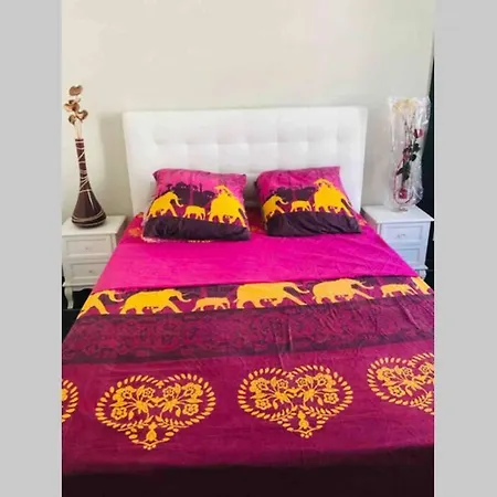 T4 Spacieux Dans Quartier Animé De Idéal Pour Visa Pour L’image