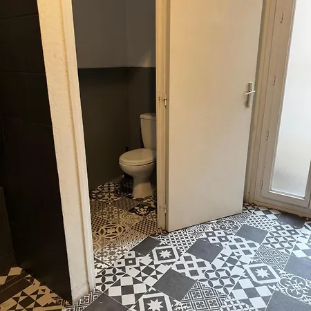 Appartement T4 Spacieux Dans Quartier Animé De Idéal Pour Visa Pour L’image *