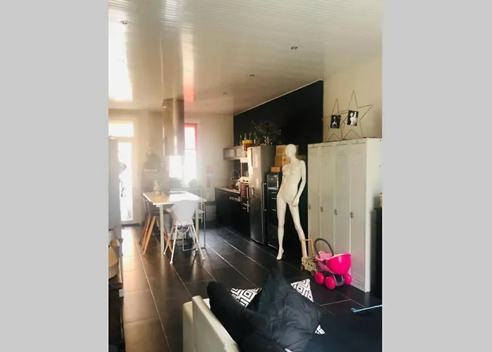 Apartment T4 Spacieux Dans Quartier Anime De Ideal Pour Visa Pour L'image