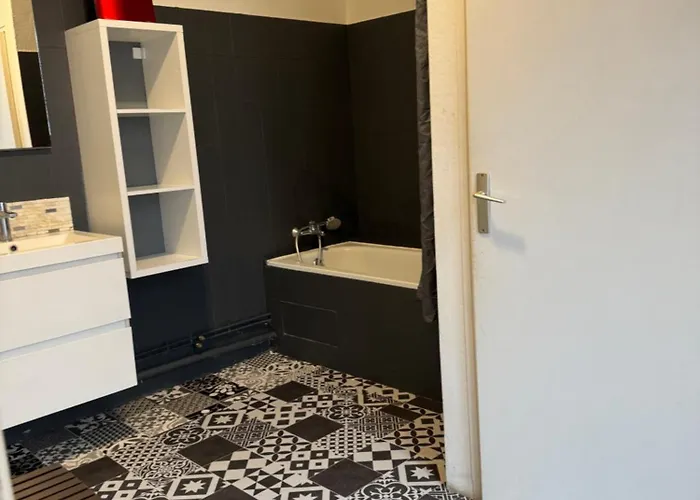 T4 Spacieux Dans Quartier Anime De Ideal Pour Visa Pour L'image *