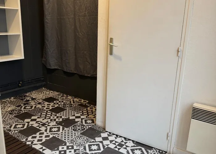 T4 Spacieux Dans Quartier Anime De Ideal Pour Visa Pour L'image